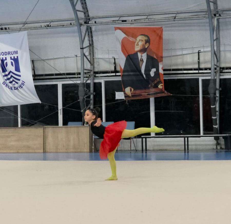 Yalıkavak Spor Kulübü Cimnastik Akademisi’nden Yıl Sonu Gösterisi: Minikler Alkış Topladı 1